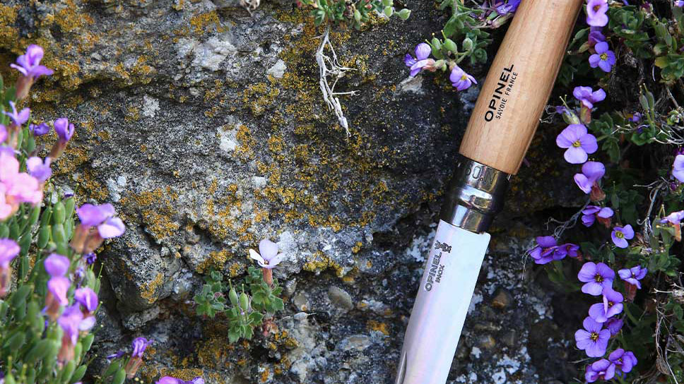 Opinel N°9 Inox natural - rozkładany nóż z rękojeścią z drewna bukowego